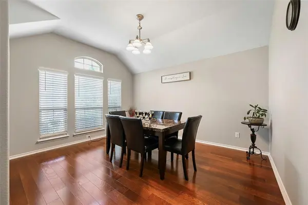 1108 Daventry Drive, Glenn Heights, TX 75154