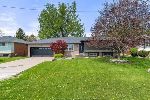 157 FAIRVIEW AVENUE EAST, Essex, ON N8M 2R3