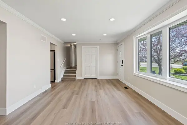 157 FAIRVIEW AVENUE EAST, Essex, ON N8M 2R3