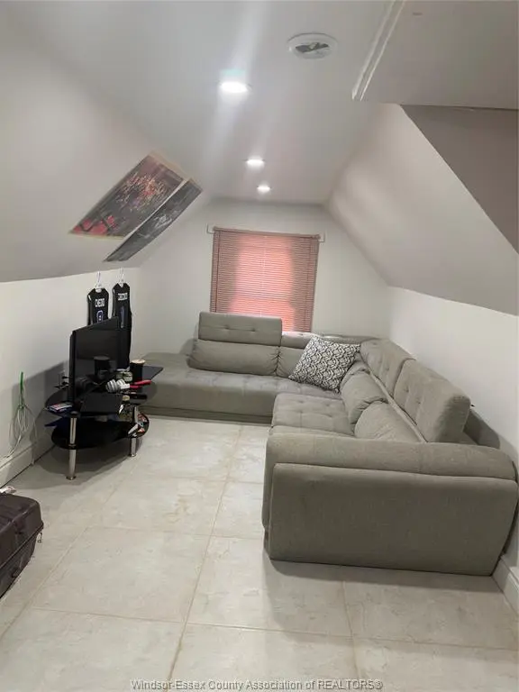 819 LANGLOIS Avenue, Windsor, ON N9A 2G9