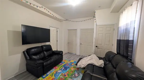 166 ROSS Avenue, Sarnia, ON N7T 1J7