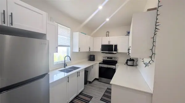 166 ROSS Avenue, Sarnia, ON N7T 1J7