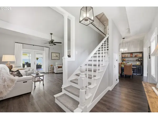 335 N H ST, Cottage Grove, OR 97424