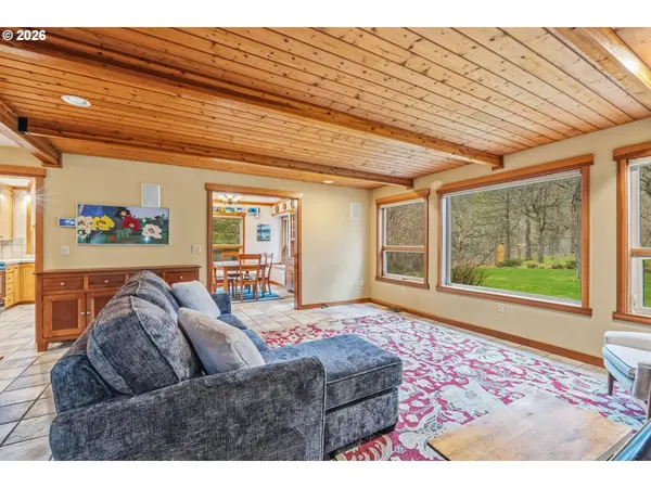 6850 OAKBROOK LN, Mosier, OR 97040