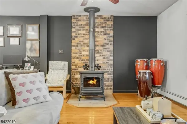 9 River View Dr, Hardwick Twp., NJ 07825