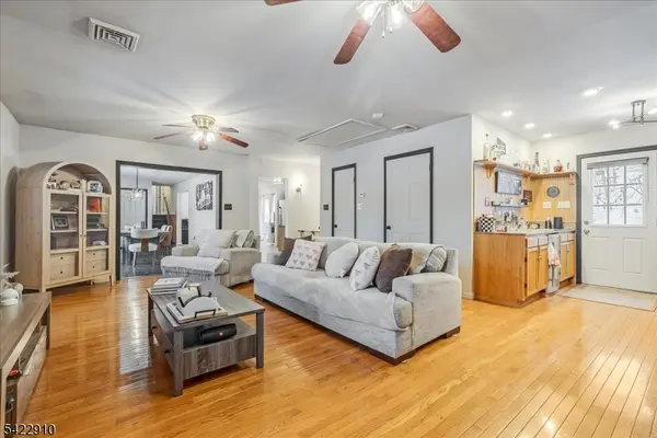 9 River View Dr, Hardwick Twp., NJ 07825