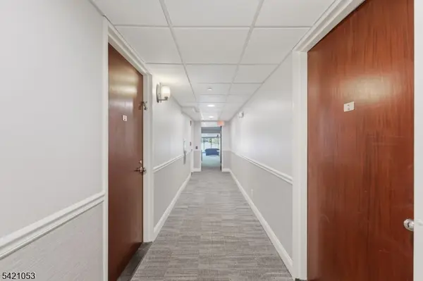 609 W South Orange Ave #4U, South Orange Village Twp., NJ 07079