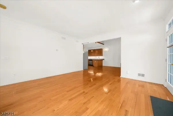 22 Samson Dr, Raritan Twp., NJ 08822