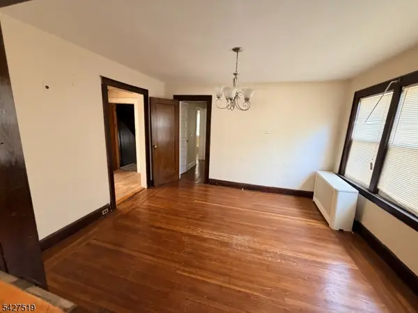 126 Chestnut St, East Orange City, NJ 07018