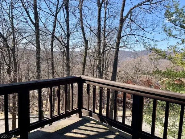 1 Davos Dr #6, Vernon Twp., NJ 07462