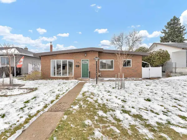 161 Burns CRES NW, Medicine Hat, AB T1A 6W2