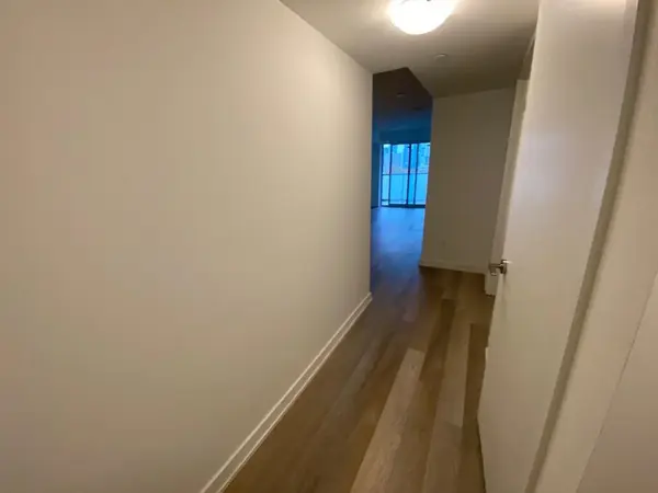 181 Huron ST #701, Toronto C01, ON M5T 2B6