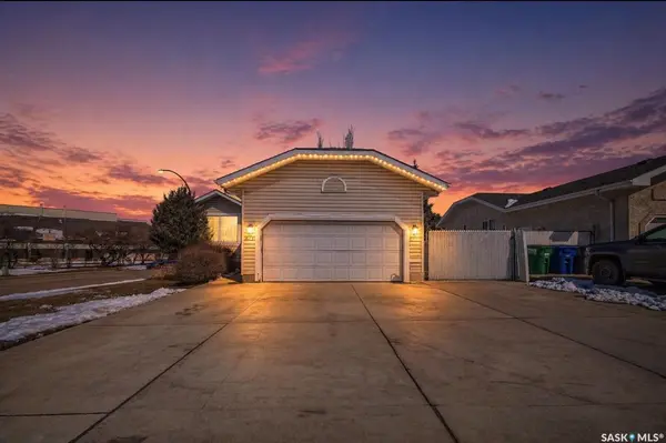 203 Konihowski ROAD, Saskatoon, SK S7S 1B2