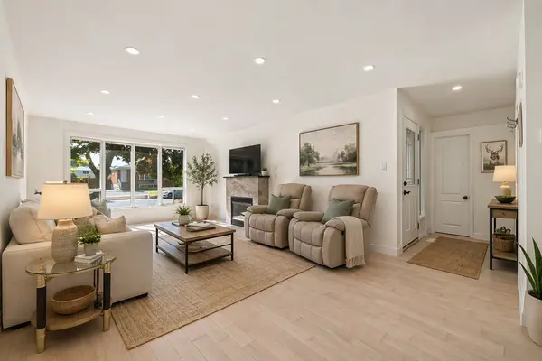 1147 Saturnia CRES, Mississauga, ON L4Y 2M2