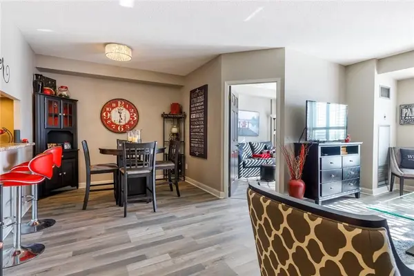 430 PEARL ST #408, Burlington, ON L7R 4J8