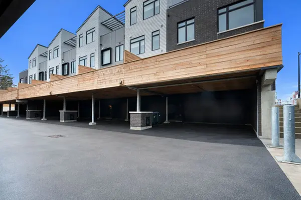 30 Lou Parsons WAY #45, Mississauga, ON L5H 0B2