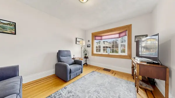 61 Albani ST, Toronto W06, ON M8V 1X3