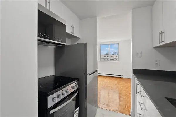 7555 Goreway DR #205, Mississauga, ON L4T 3M9