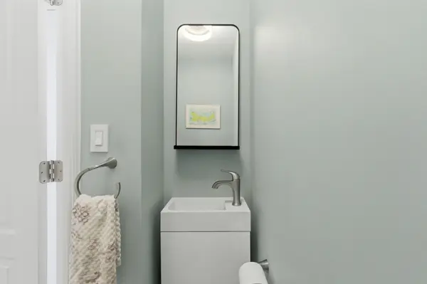 1520 Sixth Line #21, Oakville, ON L6H 2P2