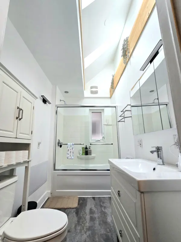 1399 Lansdowne AVE #Upper, Toronto W03, ON M6H 3Z9