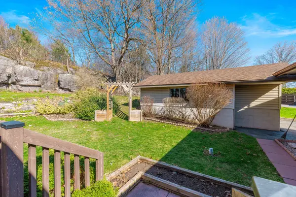 10 Oak CRES, Brockville, ON K6V 5R6