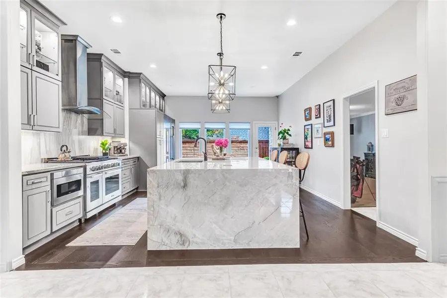 5607 Twin Brooks, Dallas, TX 75252