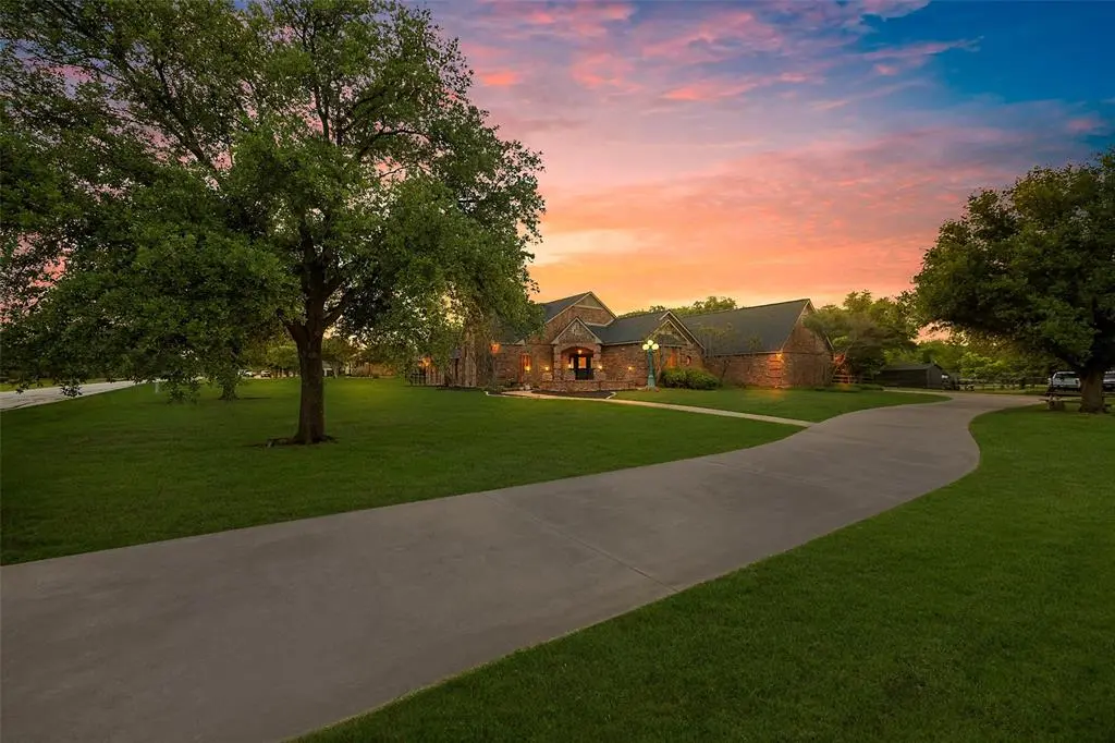 175 Oak Trail Drive, Double Oak, TX 75077