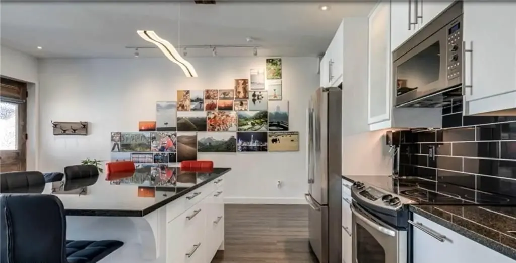 12 West AVE N #2, Hamilton, ON L8L 5B8