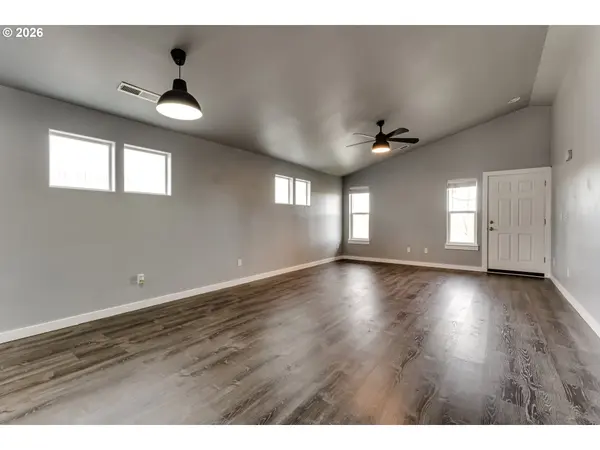 5854 AVALON ST, Eugene, OR 97402