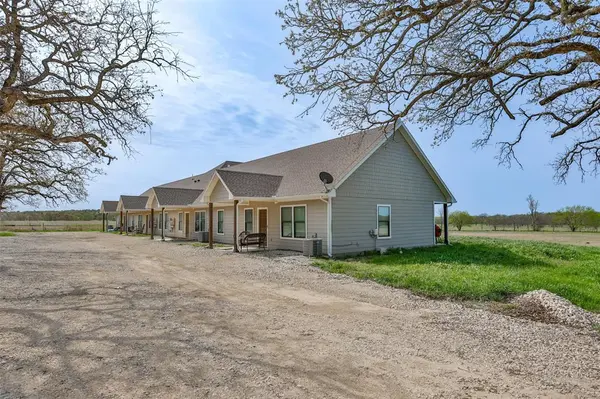 1304 County Road 115, Gainesville, TX 76240