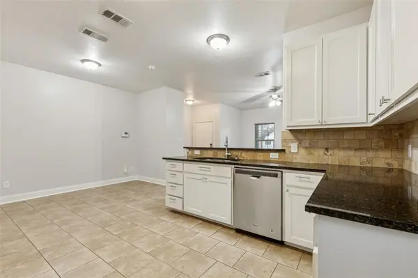 4824 Sunshine Drive, Fort Worth, TX 76105