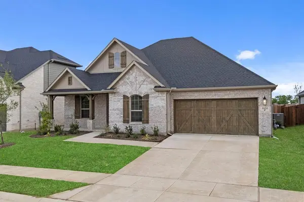 1132 Hitching Post Way, Oak Point, TX 75068