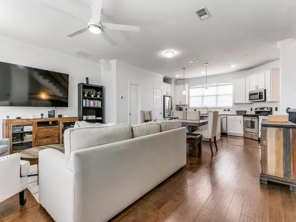 2700 Club Ridge Drive #22, Lewisville, TX 75067