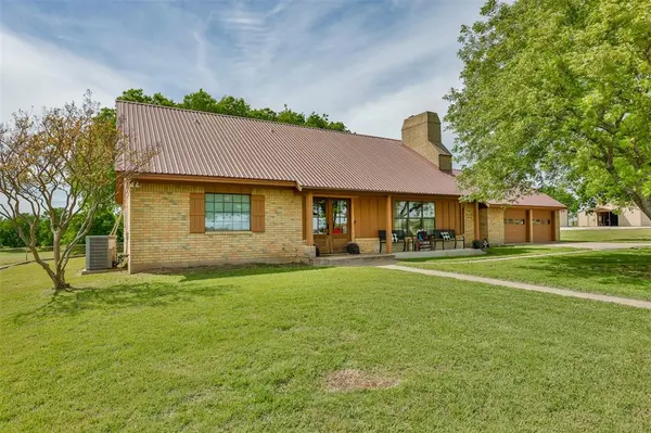 899 S Pecan Street, Muenster, TX 76252