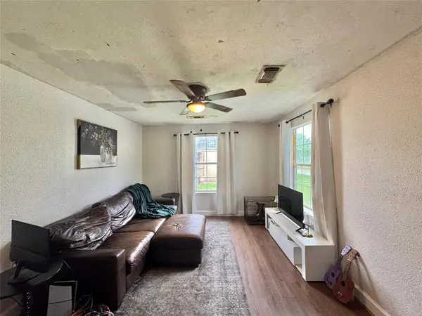 1018 Truelove Street, Gainesville, TX 76240