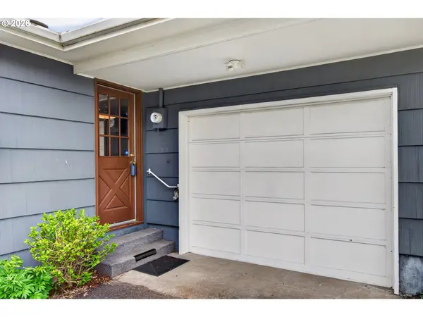 2 PACIFIC PL, Longview, WA 98632