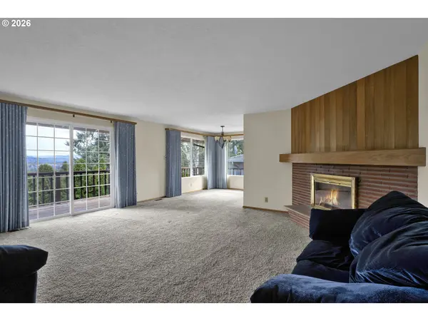 2225 W 28TH AVE, Eugene, OR 97405