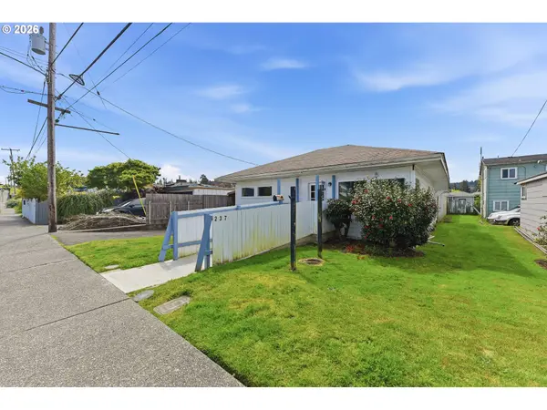237 S 7TH ST, Coos Bay, OR 97420