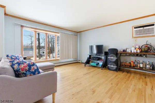 14 Marshall Trl, Hopatcong Boro, NJ 07843