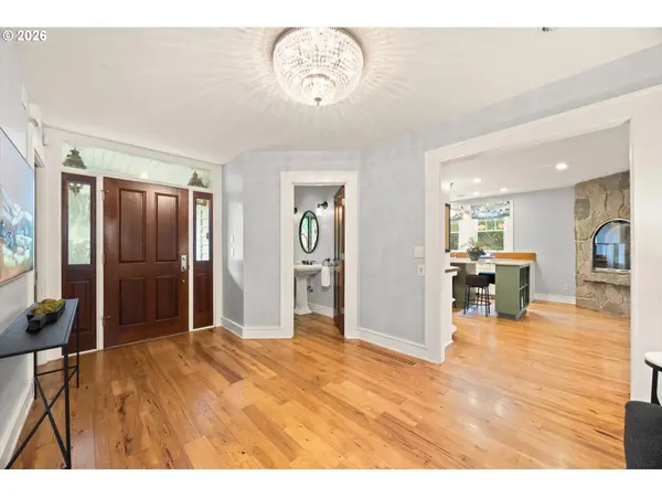 4368 LAKEVIEW BLVD, Lake Oswego, OR 97035