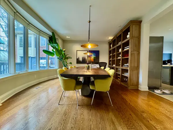 1 Scarth RD, Toronto C09, ON M4W 2S5