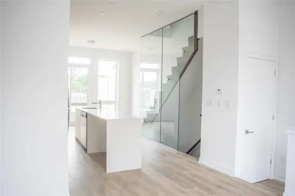 28 Perth AVE, Toronto C01, ON M6R 2C1