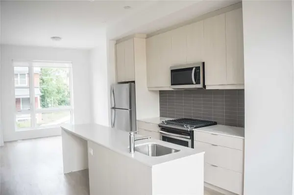 28 Perth AVE, Toronto C01, ON M6R 2C1