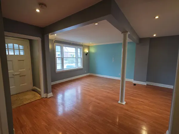 9 Craigmore CRES, Toronto C14, ON M2N 2Y2