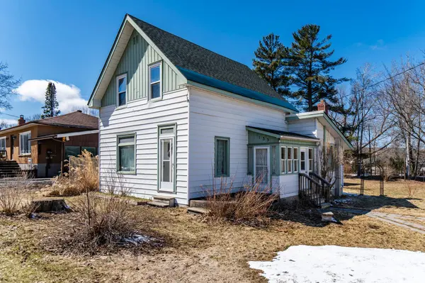 135 Poyntz ST, Penetanguishene, ON L9M 1P5