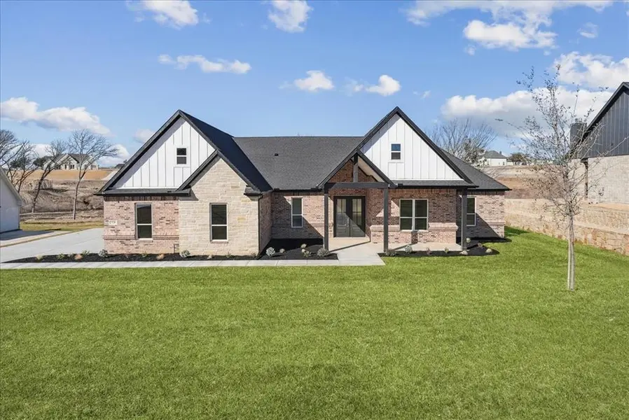 328 Slimp Bluff, Azle, TX 76020