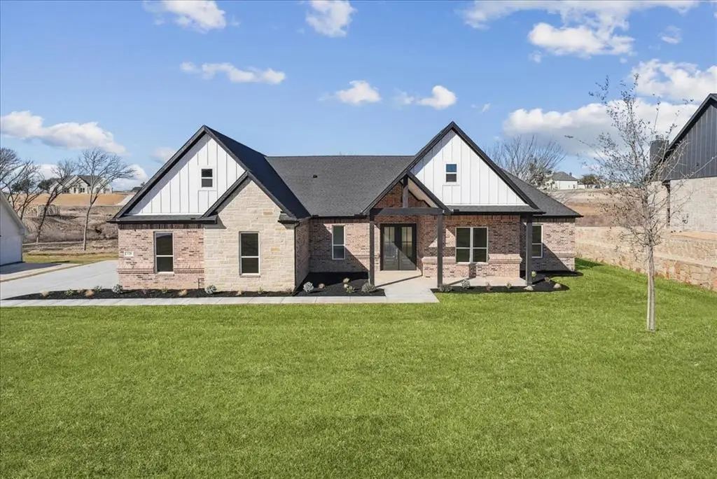 328 Slimp Bluff, Azle, TX 76020