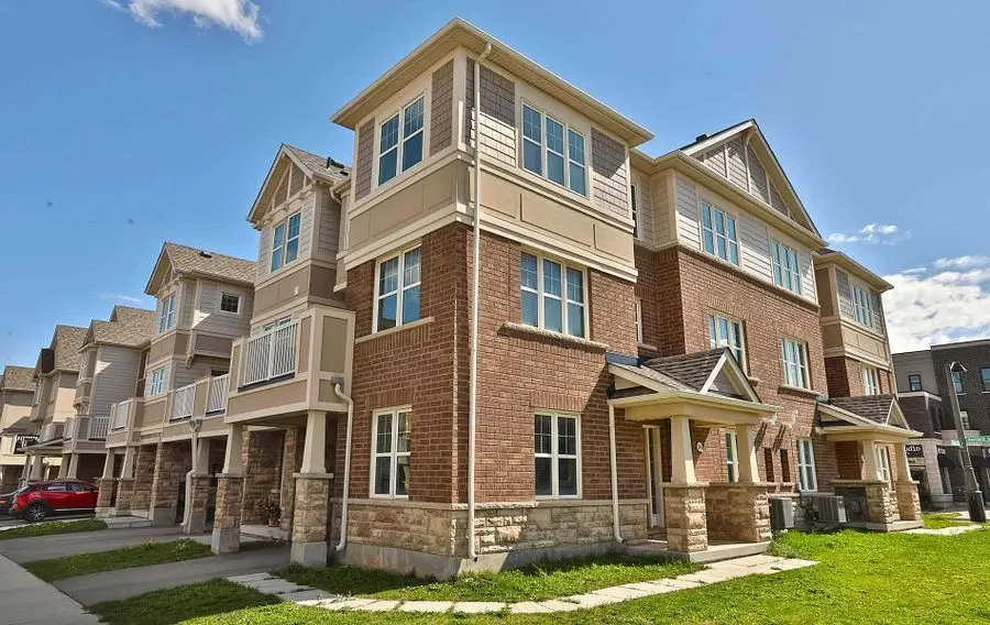 348 Sixteen Mile DR, Oakville, ON L6M 4M2