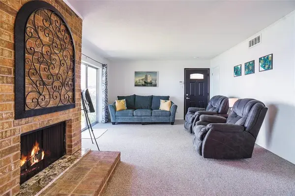 388 Driftwood Court #1A, Azle, TX 76020