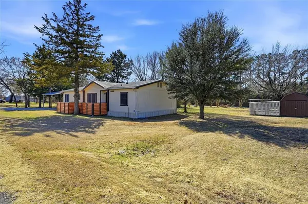 76 Forest Lane, Gordonville, TX 76245